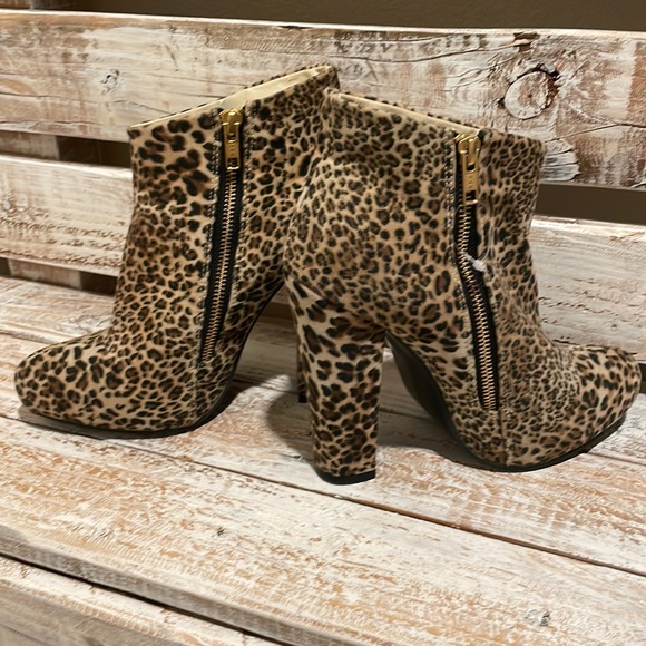 Diba Size 8M Leopard Print Block Heels Ankle Booties - Picture 2 of 5
